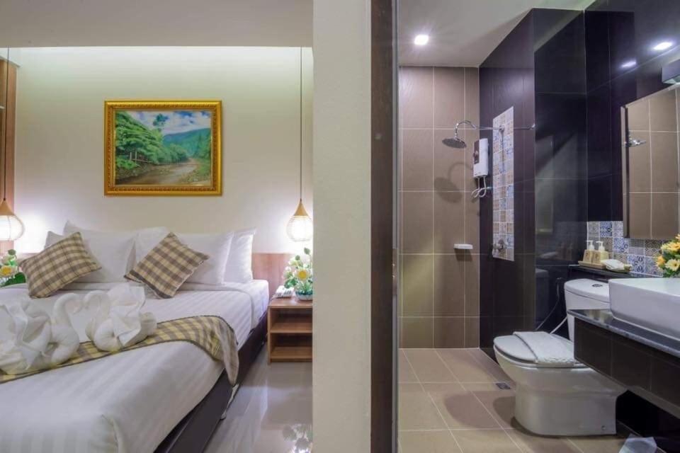 Pura Nakhon Hotel Накхонситхаммарат Экстерьер фото